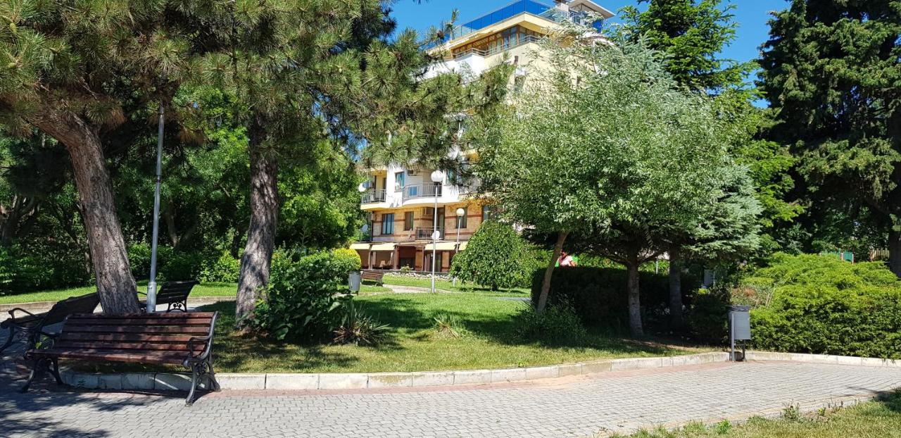 Апартамент Парк Несебър Exteriör bild